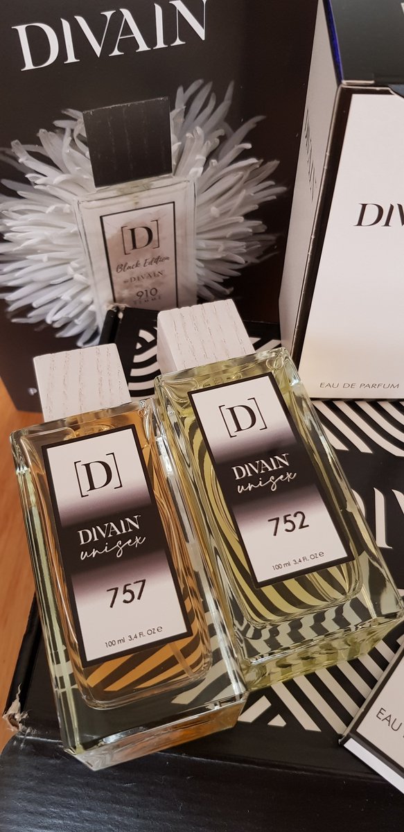 Ana_missverniz's tweet photo. Ana_missverniz: Unboxing Perfumes similares Divain, novas comprinh... https://t.co/b2dOOwBZ2y @ana_missverniz #ana_missverniz #youtuberana_missverniz #DIVAINlovers #beDIVAIN #anamissverniz #perfumes #perfume #divainparfums #perfumeclones #perfumesimilares @divainparfums https://t.co/nMBVLbHXDy
