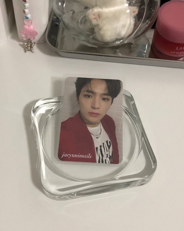 wts lfb ph 🍷

     ✿ hyunjae stb pc — 350 + pf
         -  mint condi
         -  onhand
         -  payo or 3 days reservation 

𖥻 the boyz tbz hyunjae she’s the boss japan pc always together