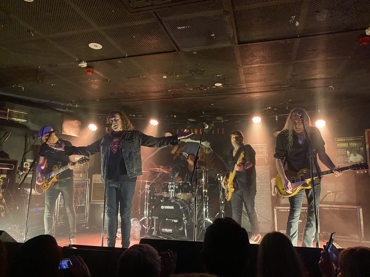 jimmy_lewis's tweet photo. #screamingjets #bridgehotel https://t.co/FSwL0WmgkU