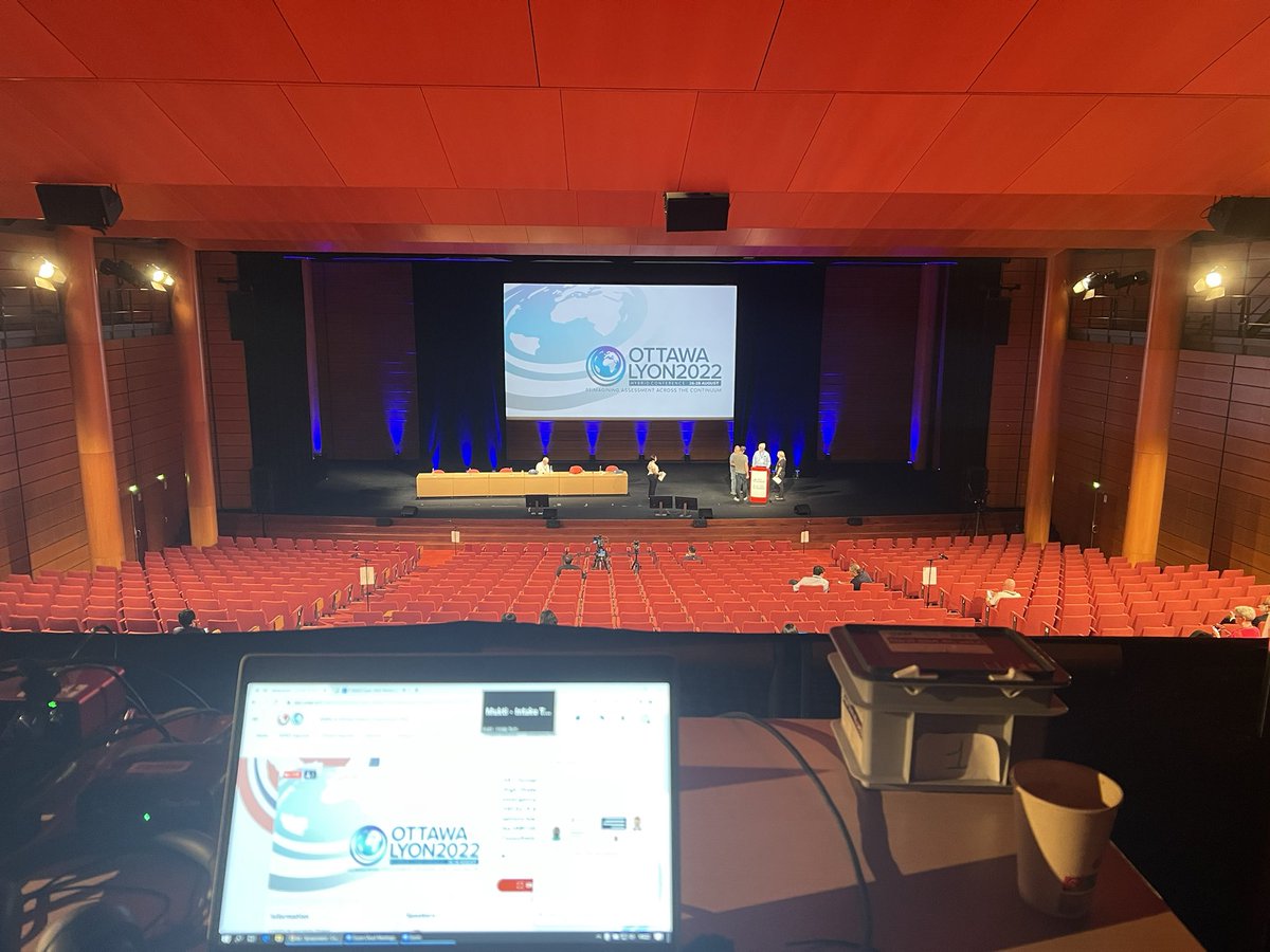 Getting ready to digitally moderate a session on the experiences in creating the @rcgp RCA. #AMEE2022