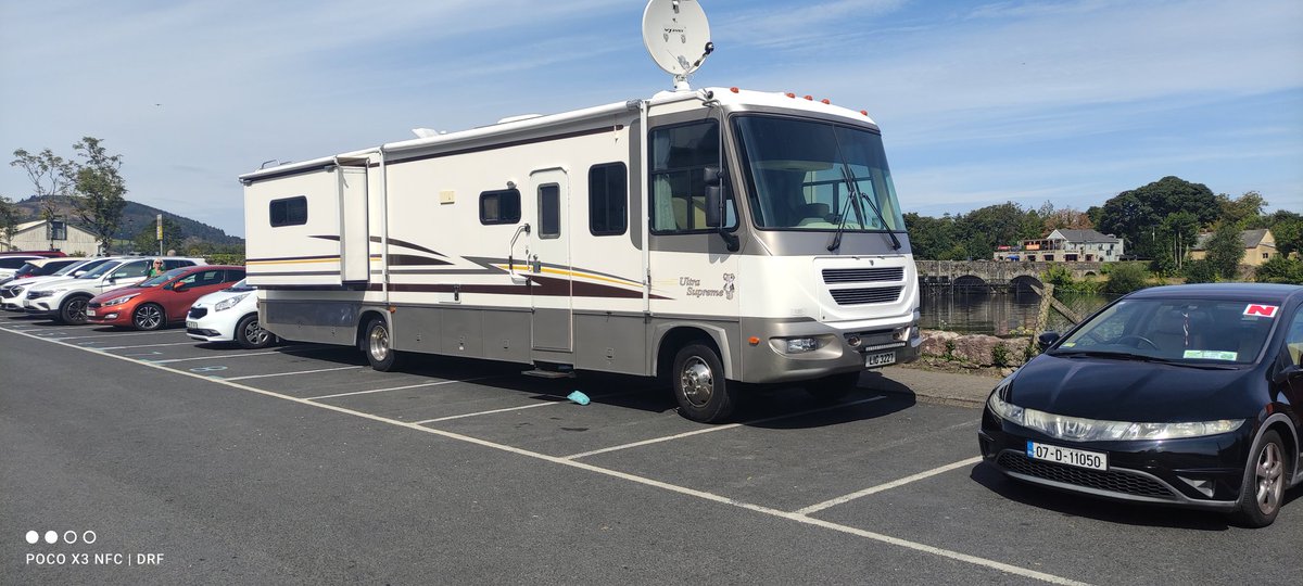 <a href="/GardaTraffic/">An Garda Síochána</a> <a href="/ClareCoCo/">Clare County Council</a> <a href="/BadDrivingEire/">Bad Driving Ireland</a> howz this for being selfish. <a href="/KillaloeBallina/">Killaloe Ballina</a> not sure where the market has to move too?