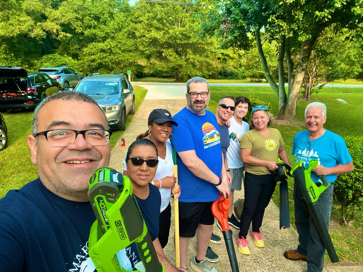 elenia_daniels's tweet image. United Way Day of Caring. @UCPS_ESL the 3rd year at this wonderful families house. @AGHoulihan @unitedwaymonroe #dayofcaring #teamucps #UMatterinUCPS