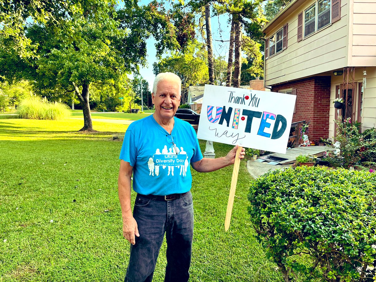 elenia_daniels's tweet image. United Way Day of Caring. @UCPS_ESL the 3rd year at this wonderful families house. @AGHoulihan @unitedwaymonroe #dayofcaring #teamucps #UMatterinUCPS