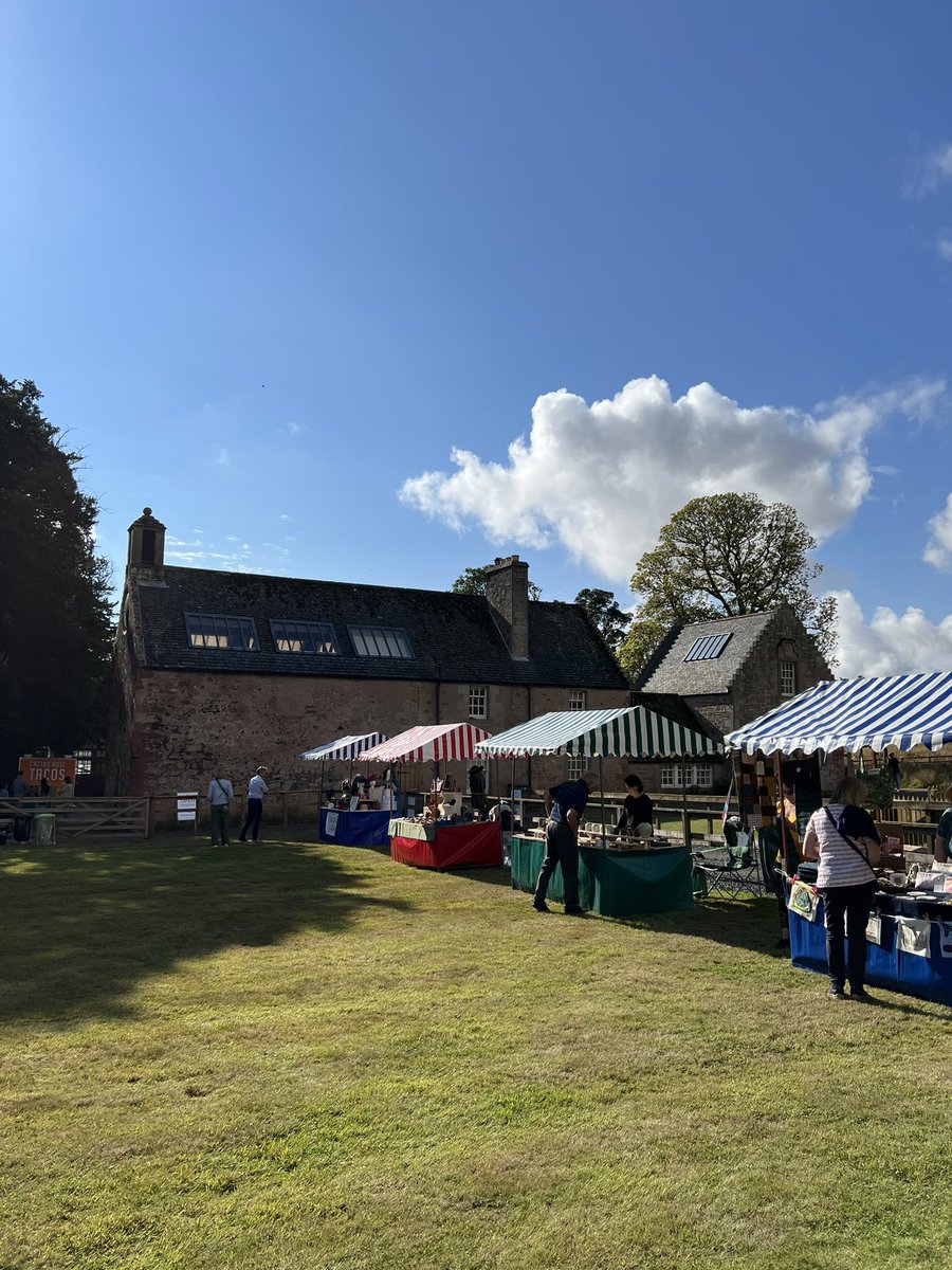 MarchmontEstate's tweet photo. Our Open Studios are in full flow for the weekend and thanks be for the sunshine 🙏☀️✨ https://t.co/u1IivpGZJW