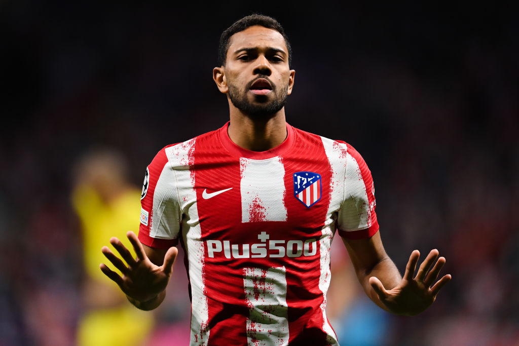 FabrizioRomano's tweet photo. Nottingham Forest are on the verge of reaching an agreement Atletico Madrid to sign Renan Lodi. Loan with €5m and €30m buy option will be included, as reported earlier today. 🚨🌳 #NFFC 

Talks ongoing on player side - not fully agreed yet.

Atléti, working on Reguilón deal. https://t.co/SpaXrT4uBm