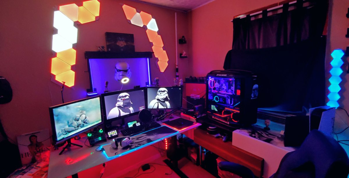 BlackStallionny's tweet photo. Do you like my gaming set up ? #pcsetup #gamingsetup #sexygamer  #streamingsetup https://t.co/98nzRyznWT