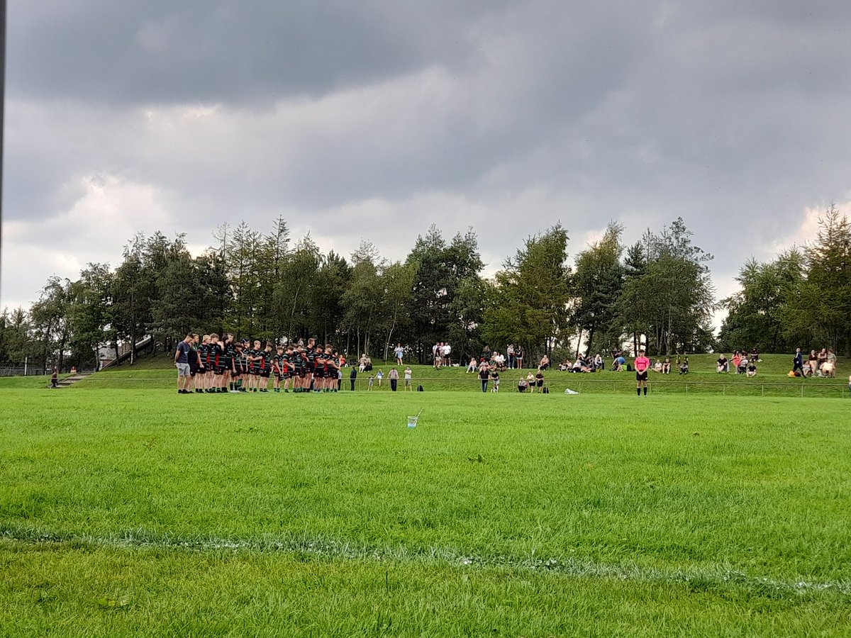 Minutes silence for ex-chairman of @WaterheadARLFC  before the u14s match against @OldhamStAnnes. RIP Kevin Hobson. Thoughts are with your family, friends and club colleagues. #rugbyleaguefamily