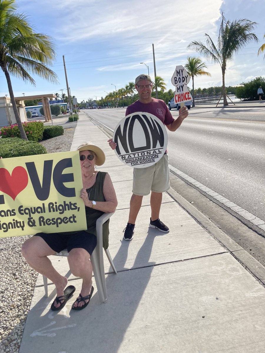 darlenethomas's tweet photo. #KeyWest on street corners on #WomensEqualityDay #WeWontGoBack https://t.co/HLWBx9upkM