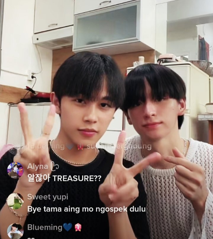 number_dita's tweet photo. Kalo di SN Tama/Ji Hoo sama temennya ini kek Didam. Soalnya kebetulan temennya ini visual juga. Semoga bisa debut ya Tam dan masuk geng idol indo line bareng Dita Loudi.
#Tama #ChoiJiHoo #TraineeIndo https://t.co/hvvCT2yU6Y