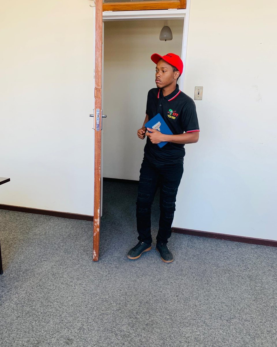 Effsc_Fs's tweet photo. PSCT Officials arriving at the 2nd PSCT physical meeting at lejweleputswa regional office✊🏾❤️💚🖤 https://t.co/vUAujfTDKp