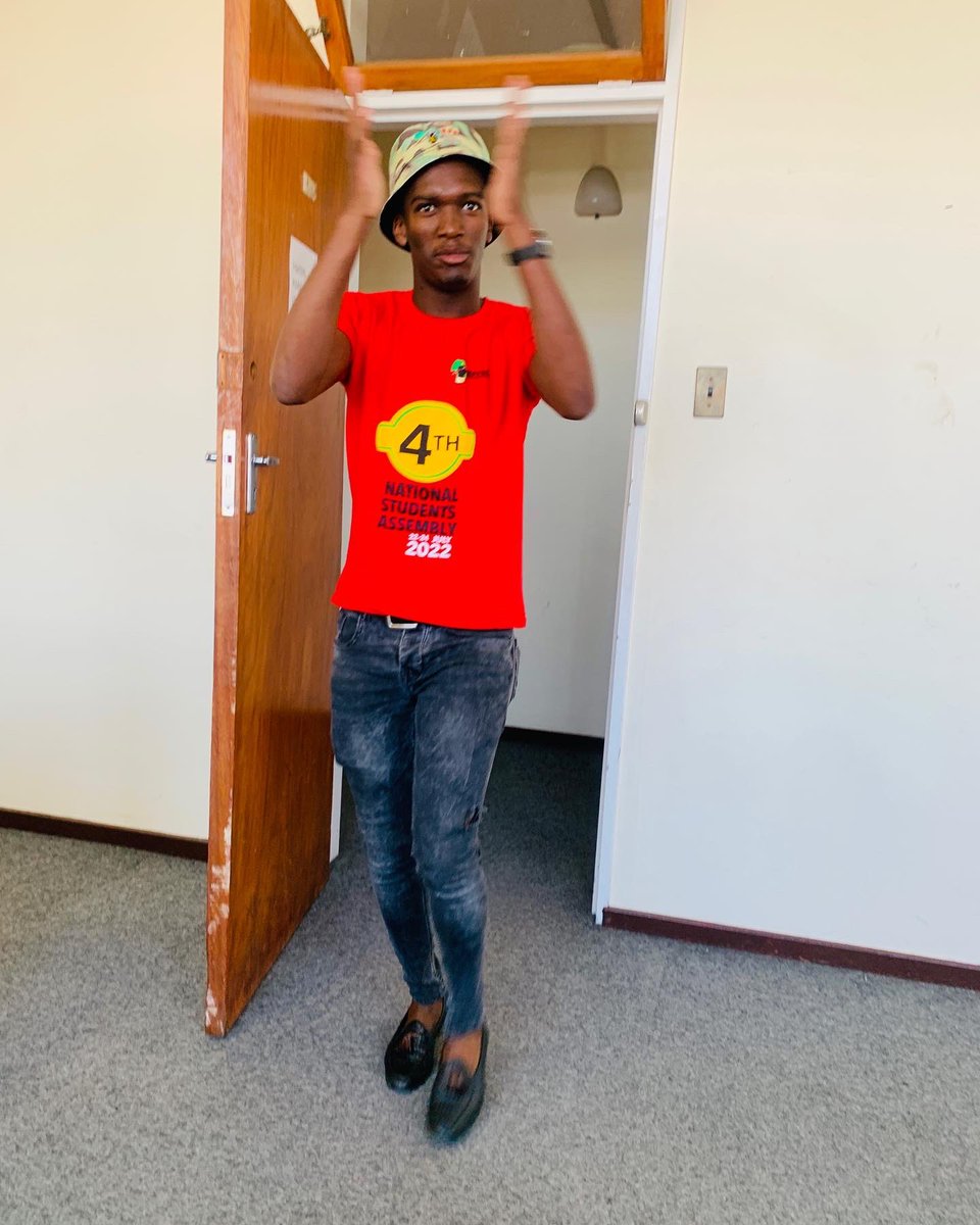 Effsc_Fs's tweet photo. PSCT Officials arriving at the 2nd PSCT physical meeting at lejweleputswa regional office✊🏾❤️💚🖤 https://t.co/vUAujfTDKp