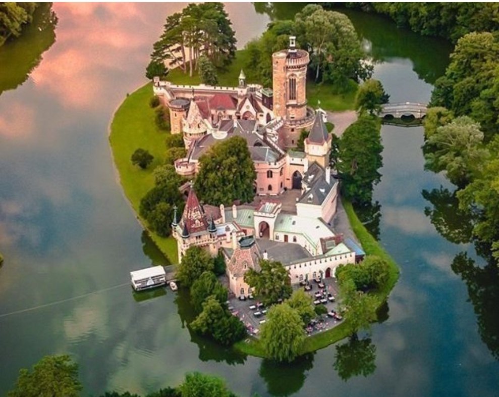 suemi981's tweet photo. Avusturya
1. Ilk gitmen gereken yer Hallstatt/Salzburg
2. Grüner See doğayla iç içesin 
3. Laxenburg/Lower Austria da bulunuyo mini tekne turlari yapabilirsiniz
ps:girişteki dondurmadan kesinlikle yemelisin!!!
4. Schönbrunn (istersen hayvanat bahcesinde grbelirsin
@BolukbasiNisa https://t.co/v9rApG51CL