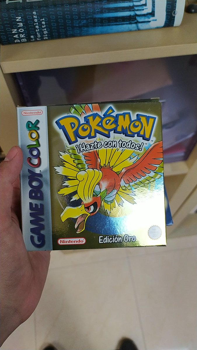 breakXedge's tweet photo. Un par de gemas en casa de mis padres. Demasiados recuerdos. #pokemon #gameboy #gameboycolor #coleccionista #pokemonazul #pokemonoro https://t.co/lrU3mByvmm