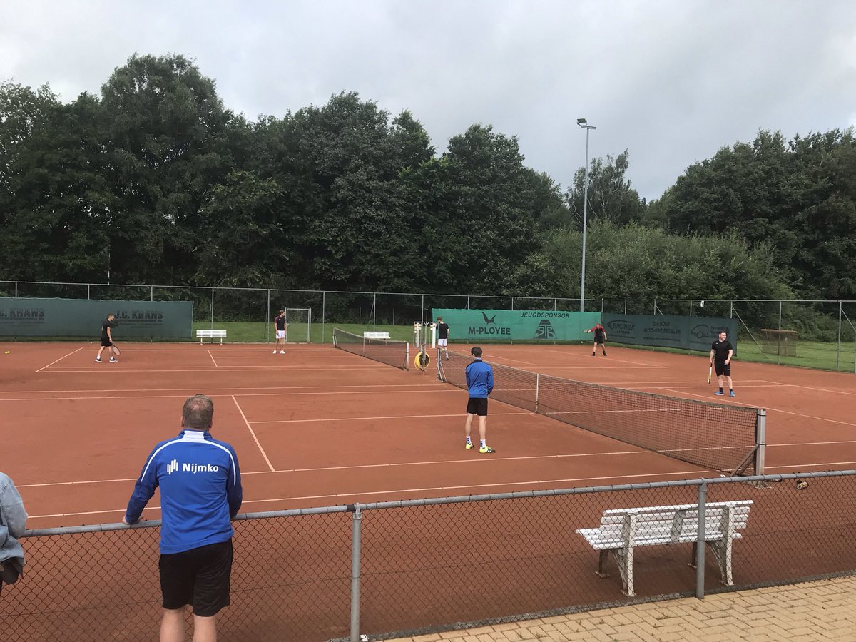 DTT Tennistoernooi &amp; NK Beachhandbal op ons tennis en beachpark 🏖 Stadskanaal. Vandaag &amp; morgen tennis en beachhandbal ! Genoeg wedstrijdenom te kijken met morgen de finales. Kom kijken 👀 het is prachtig weer ☀️😎