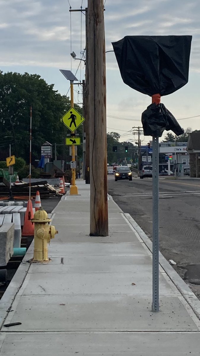 DedhamByFoot's tweet photo. #BridgeSt #DedhamMA. Where sidewalks support the infrastructure for cars, and other non-walking pursuits https://t.co/9aDAvkRJ5x