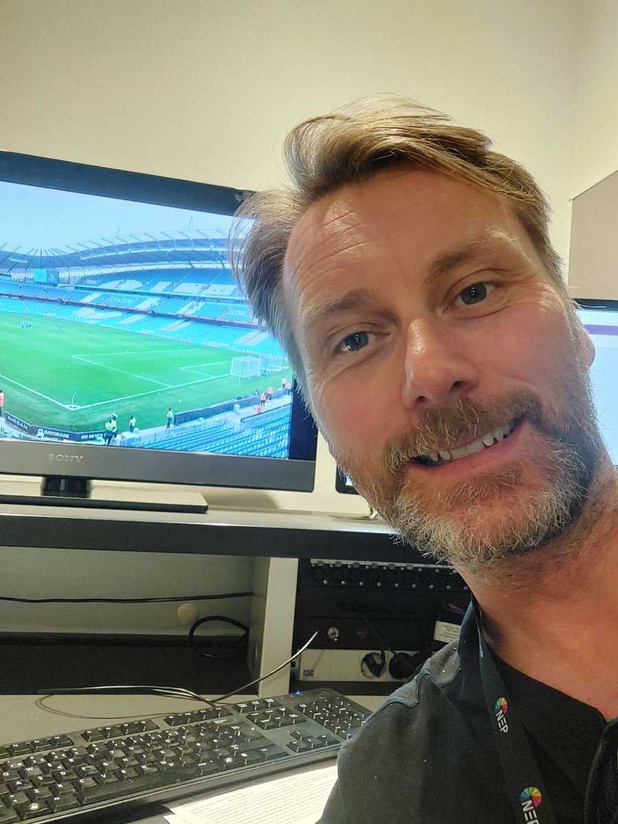 Eibisu's tweet photo. Jeg er klar for Manchester City mot Crystal Palace. Dette er første gang jeg kommenterer Brauten i PL.

Da jeg kommenterte Haaland for første gang i CL scoret han 3 mål. 

Og da jeg kommenterte han for første gang i BL scora han 3 mål...

... så får vi se da, BLIR DET ⚽️⚽️⚽️ https://t.co/7OcylPI0Qm