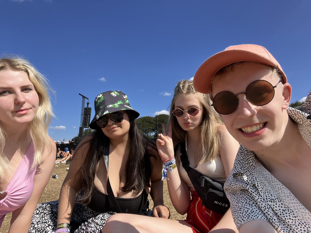 TomWatts0909's tweet photo. #NoMusicOnADeadPlanet #Leeds2022 @OfficialRandL Get us on the big screen for Griff and Wallows 🕺🏼🎉!!!! https://t.co/Qiv82D6dQw