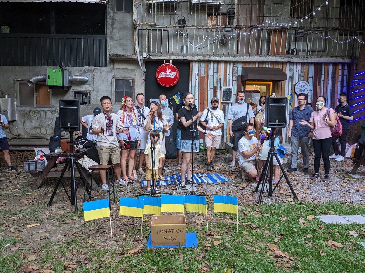 aurorachaang's tweet photo. ukrainian festival in taipei today in honour of independence day!!! it was so beautiful 🥹 massive thank you to @olekshyn @akhomenko @MigleMate and everybody at @stwithukrainetw for making this possible 🥹 слава україні my loves 💙💛 願榮光歸烏克蘭 💙💛 https://t.co/EADsvF4J0X