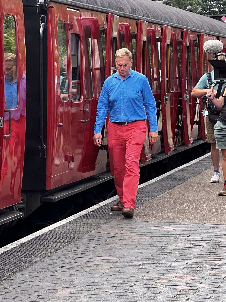 Psi50's tweet image. Famous person filming at Sheringham today… @nnrailway @MGNJointRailway
