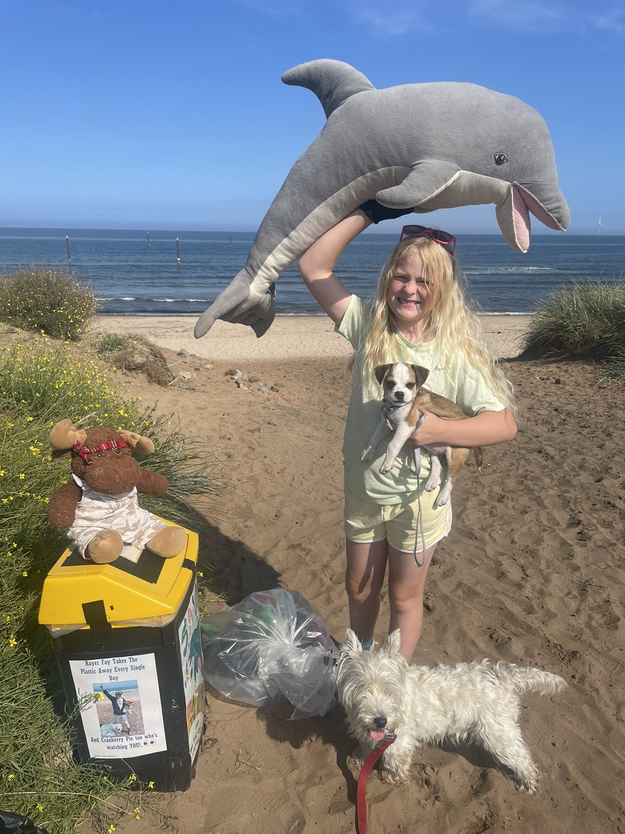 waddells74's tweet photo. Almost done changing all my bins… yeah!… #SaveDaphnetheDolphin 🐬 #BBCMakeADifference #cambois #Blyth #NORTHUMBERLAND @KoastRadio @bbcnewcastle @mcsuk @KeepBritainTidy @des_farrand @CapnSasquatch @endelstamberg @TaroIstok @stephenlloyd192 @Foxychicken45 @Chivers67 https://t.co/QFkmt7Jgop
