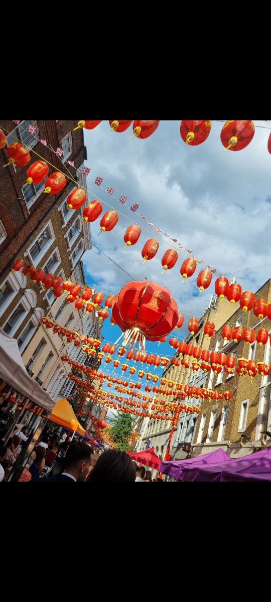 GilhamGremo's tweet photo. Gotta love a very last minute, impromptu trip to London for the day👍😜
Thank you #ThePlayThatGoesWrong #TheDuchessTheatre for the smiley face ache 😁👌🎭
#GolfWidow #MamaTime #NanaTime #ChinaTownFeast
#FunTimes https://t.co/gV9POqCAYS