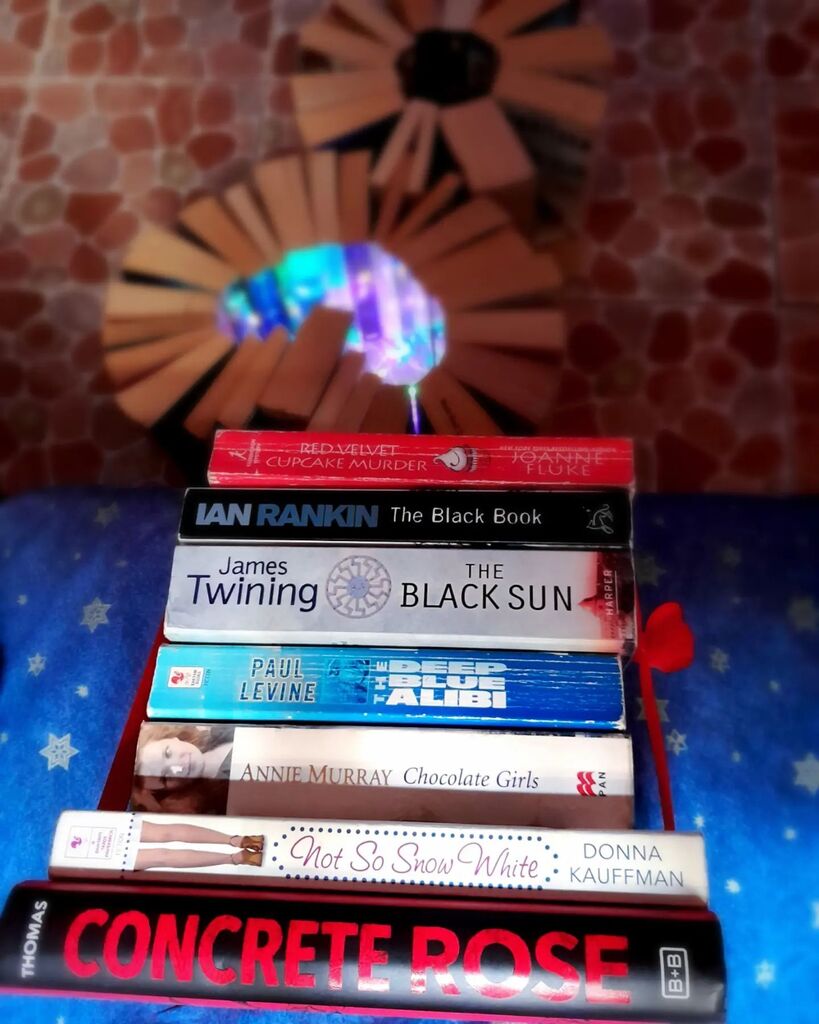 EofBookingham's tweet photo. Here is my #colorstack folks ๐๐๐
Didn't know I'd hack it ๐คญAnd yet I've read all these books.
I think I should reread Chocolate Girls. A story around second world war, friendship, love, Natzi regime... It's a historical fiction that broke and had me up early to finish โฆ https://t.co/OB6IaEM4sO
