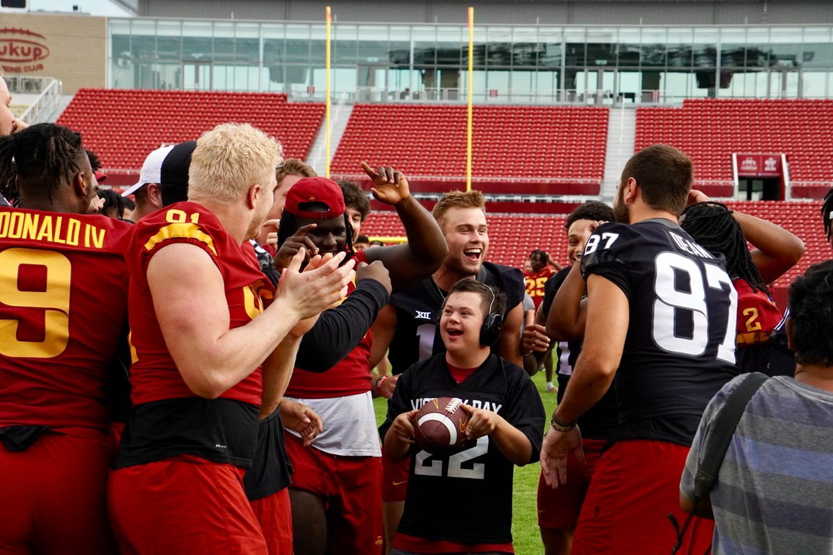 ROBWGRAY's tweet photo. #VictoryDay gives young people with disabilities the chance to score touchdowns as ISU's players and band cheer them on.

"No matter who you are or what you do, you can make a difference in the lives of others," — Matt Campbell https://t.co/54OjasxDxt
