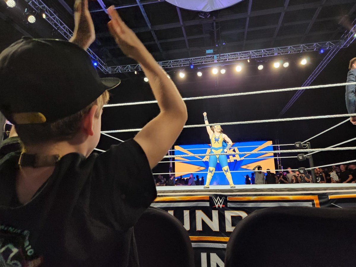 JenBStrong's tweet photo. @WWENikkiASH is such an amazing human being. She really made my son’s first #WWE  wrestling event a memorable one last Sunday in London, Ontario. Thank you, Nikki! Liam is so happy he met you! #WWERaw #wwefan #WrestlingCommunity https://t.co/53DFuK15qC
