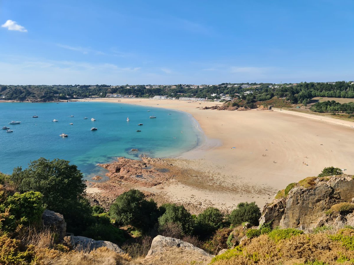 St Brelade’s Bay Association tweet media