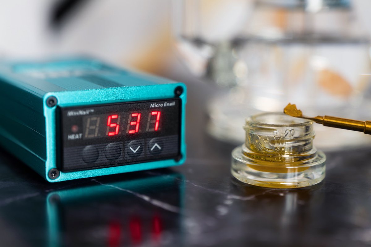 themininail's tweet photo. What is your favorite dabbing temperature? 🌡 https://t.co/yYTXqG7Rsp