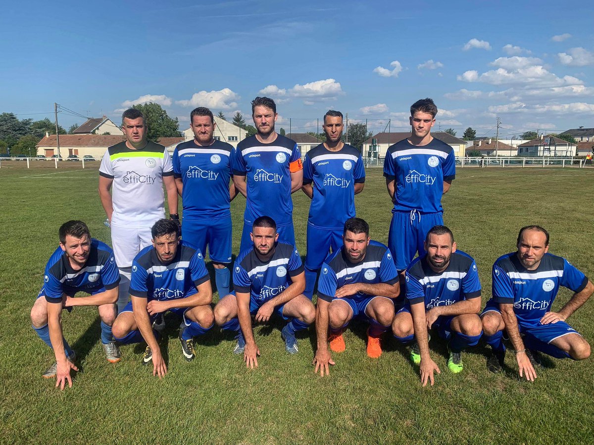 CSHonfleur's tweet photo. 🏆 2ème tour de @coupedefrance 

💪 FC Troarn (R3) / CSH (R3) : 1-5

⚽️ Buts : Thomas Martin (x2), Farid Boufenzer (x2) et Ewan Lechevalier

L’aventure continue ! Bravo la Team !

#EnAvantToute 💙🤍 https://t.co/dlmUPpK0mD