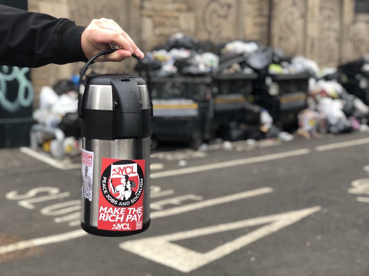 YCLEdinburgh's tweet photo. Young Communists attended a picket outside the Cowans' close depot with cleansing workers in Edinburgh. 

The YCL stands, as always, in solidarity with the striking workers against COSLA's derisory pay offers and you should too! https://t.co/zAhLyLEjhy
