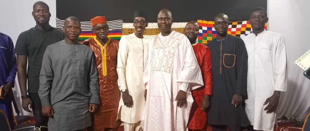 PMJSD22's tweet photo. #Mali 

Le Président Mr Diagouraga a participé  à une émission présentée par M. Issouf Samassa  à l'Africable Télévision sur le thème : 2ans après IBK.

L'émission sera diffusée demain dimanche 28 août 2022 partir de 11h. https://t.co/vNbCn9kMTO