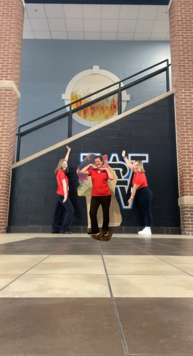 msgoodeteaches's tweet photo. So excited for my second placement @SouthWarrenMS !! @Ms_JadenHarp couldn’t make it unfortunately, but she was there in spirit!

After CEPT II, we’ll be student teaching and graduating in the Spring!! #gotops ❤️❤️❤️

@MsGarciaSosa1 @DrMargarella @WKUCEBS @WKUmartin @CEPTatWKU https://t.co/CkGjvlqNOH