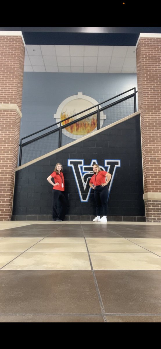 msgoodeteaches's tweet photo. So excited for my second placement @SouthWarrenMS !! @Ms_JadenHarp couldn’t make it unfortunately, but she was there in spirit!

After CEPT II, we’ll be student teaching and graduating in the Spring!! #gotops ❤️❤️❤️

@MsGarciaSosa1 @DrMargarella @WKUCEBS @WKUmartin @CEPTatWKU https://t.co/CkGjvlqNOH