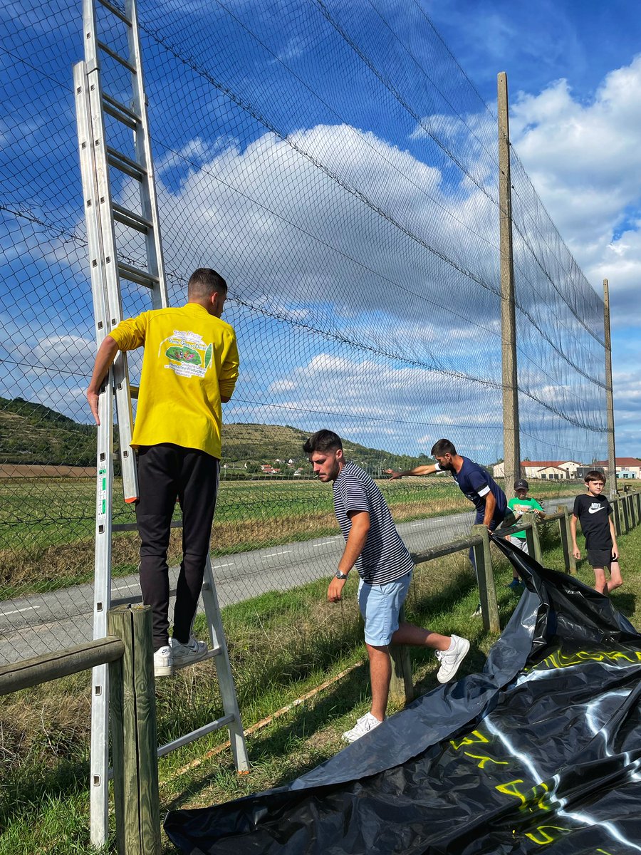 BasileBrigandet's tweet photo. 🏆🇫🇷 J-1 avant le premier tour de la Coupe de France pour le @FCEbreuil ! 

Un week-end dans le pire club de France, bientôt dans Rêve de Coupe 🔥 https://t.co/sx3JVAbLTs