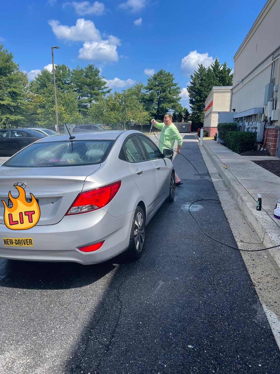 TrulyQT's tweet photo. I got my car washed today by the best!!! @ Dobbin AT&amp;T Store Made my AHA donation ❤️ https://t.co/vkKlRxfvwe