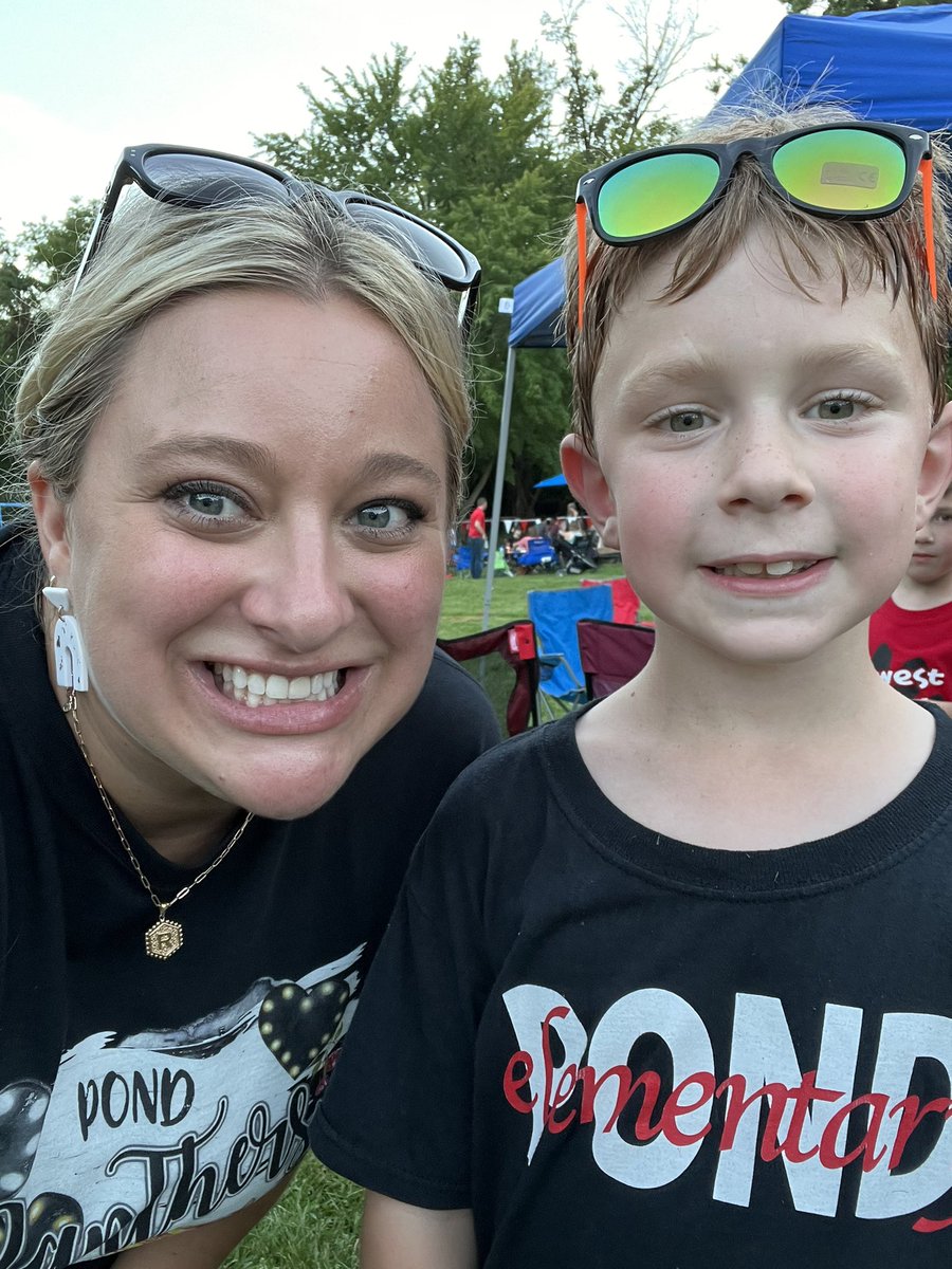 BIG Thank you to <a href="/QuestChurchSTL/">Quest Church</a> for always being such an amazing supporter of @PondElem! Loved seeing so many familiar faces at their Food Truck Friday event!