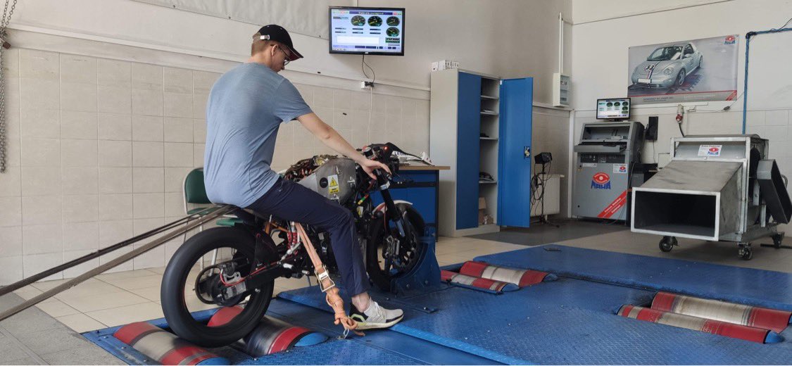 LemWroclaw's tweet photo. Dyno💪🏼⚡️
#LEMwroclaw #electric #LEMphoton https://t.co/vFvYqToqdh