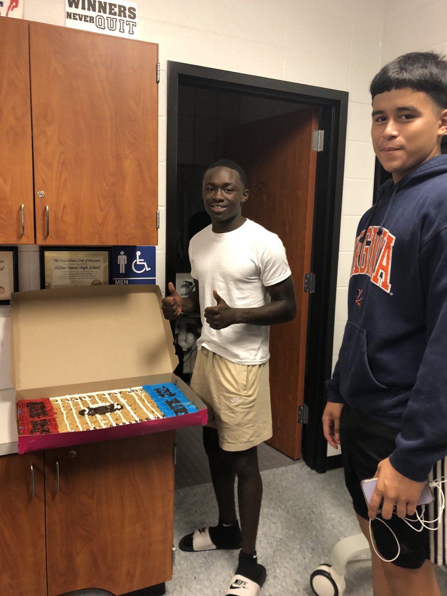 CoachJoseph's tweet photo. Gotta have a great person by ur side helping out. Coaches wife’s that understand are hard to find. This huge cookie cake for the first game for the players was perfect. Thank you Mrs. Coach Joseph. https://t.co/hmdUdLPaam