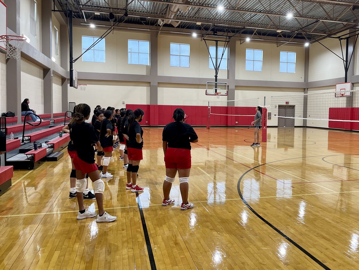 swisd_mcn's tweet photo. So many awesome things already happening at McNair during the 1st week of school. It’s going to be another great year. #ChallengerFamily https://t.co/LCOVC7QIHd