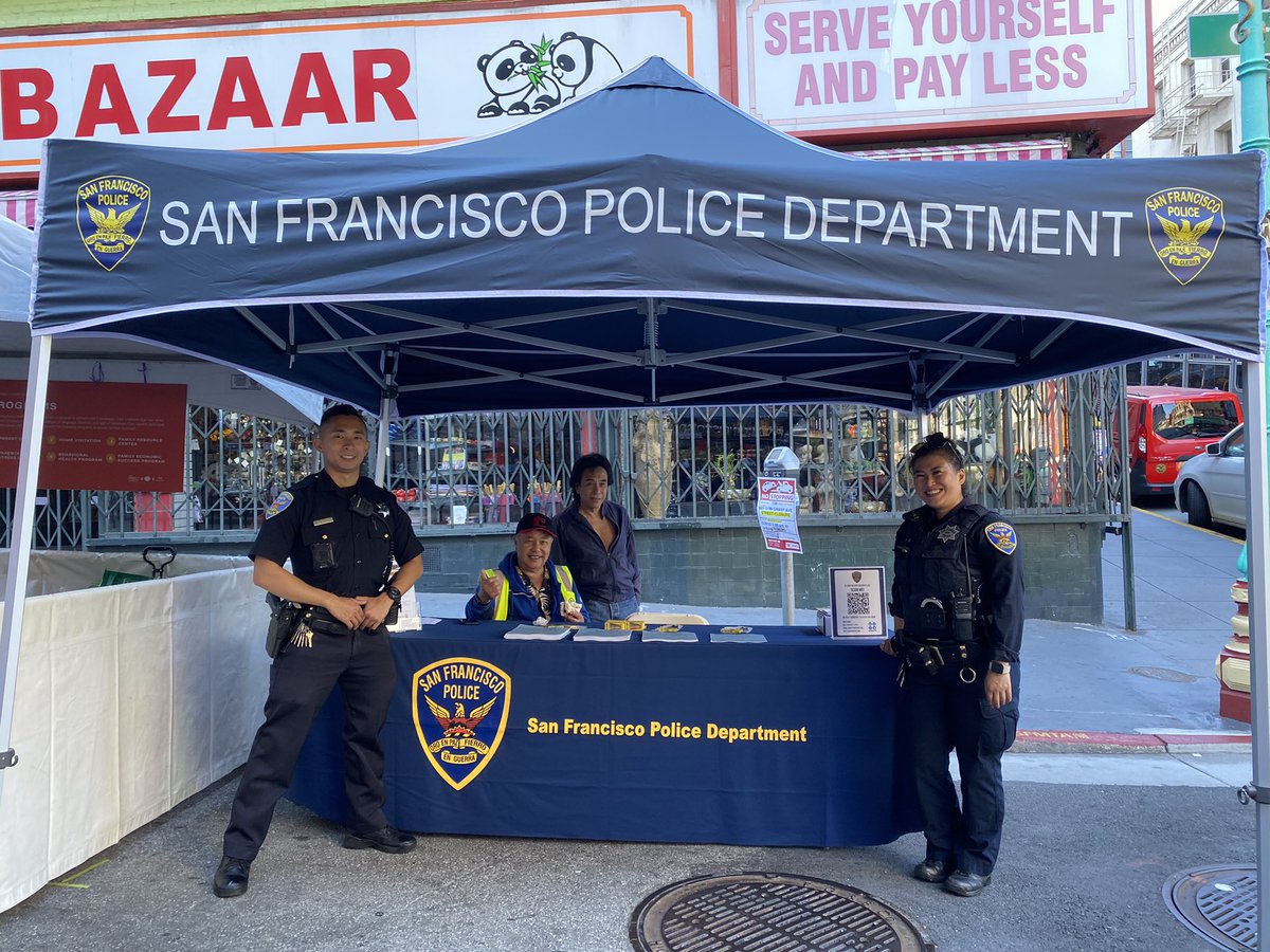JoinSFPD's tweet photo. We are at #autumnmoonfestival today! Come find us @ Grant & Sacramento to learn more about job opportunities with SFPD. We got coloring books too. 😊🚔🥮 #sfpd #joinsfpd #safetywithrespect https://t.co/ar2FDBIBfN