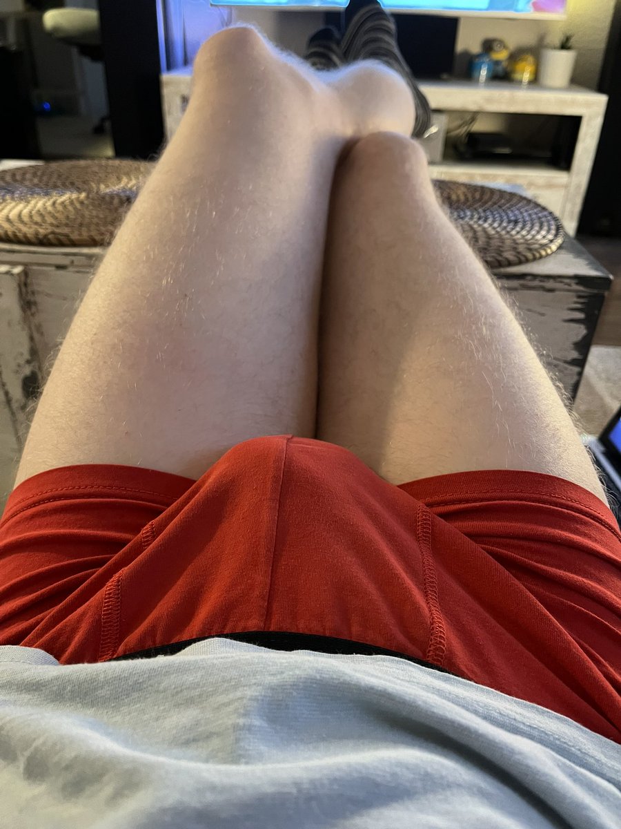 Chillig aufm Sofa, und bei euch so?