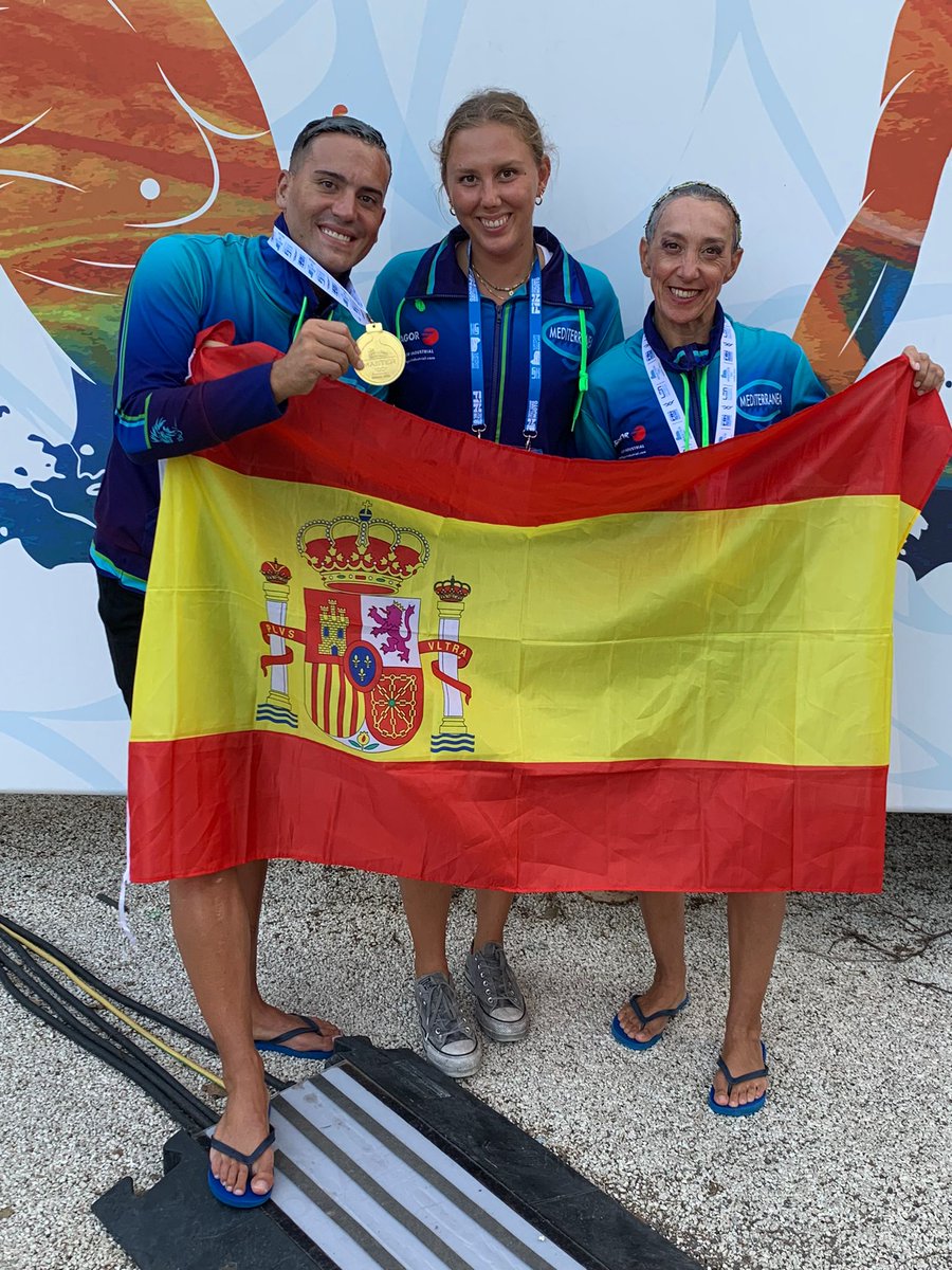 ClubMediterran3's tweet photo. @RFEN_Oficial @cgonyalons @esportsIB @FranciscoDucros @rafanavarroRA @IMEPalma @fbnatacion 

Nuestro dúo mixto, !!CAMPEONES DE EUROPA MASTERS!!!🥇
Porque Elsa y Toni no sabían qué podían conseguirlo hasta que lo han intentado 

Enhorabuena a NUESTROS CAMPEONES
❤❤❤🥇🇪🇦🇪🇦🇪🇦🧜‍♀️🧜‍♂️ https://t.co/bd12hdqSsa