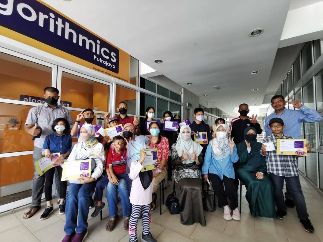 PAlgorithmics's tweet image. If you are wondering how to begin the journey into the world of programming for your children, If you want a group of qualified teachers to guide your children into the right path look no further!!
just visit putrajaya.alg.academy or contact us at +60123610578 for more details