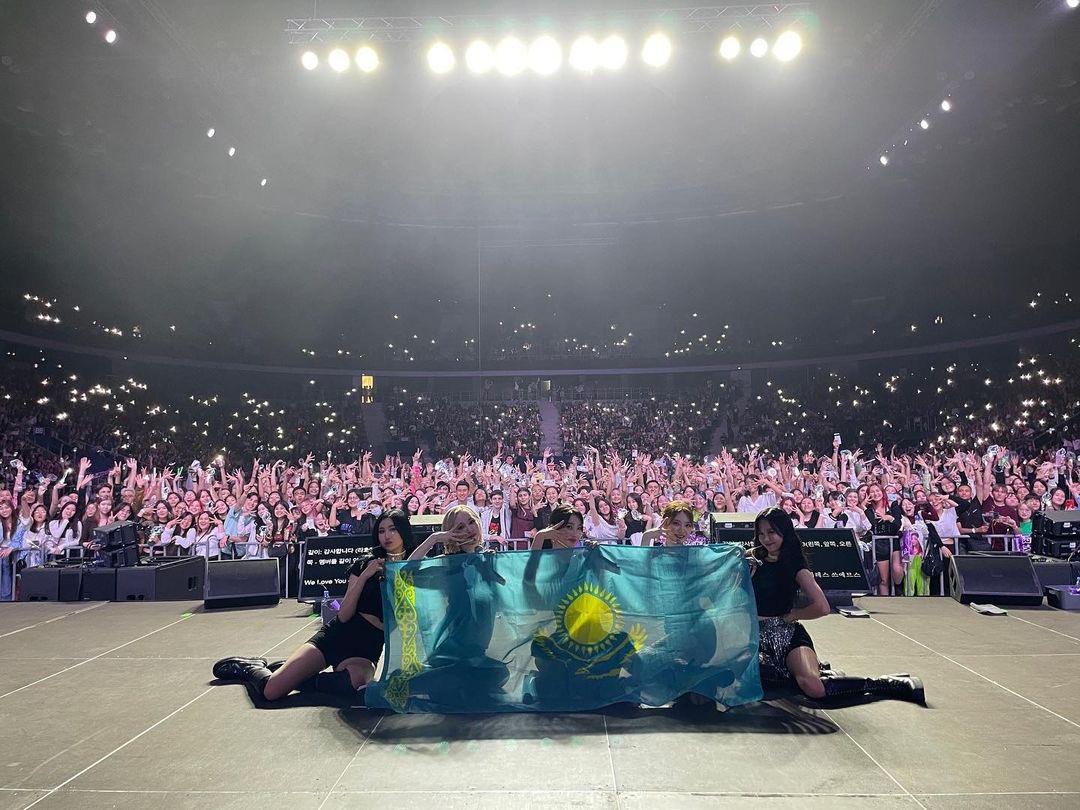 PORTAL EVERGLOW (@portaleverglow) on Twitter photo Ver o crescimento do EVERGLOW no decorrer desses 3 anos tem sido incrível. 😭❤️❤️
#EVERGLOW <a href="/EVERGLOW_twt/">EVERGLOW(에버글로우)</a> Ver o crescimento do EVERGLOW no decorrer desses 3 anos tem sido incrível. 😭❤️❤️
#EVERGLOW <a href="/EVERGLOW_twt/">EVERGLOW(에버글로우)</a>