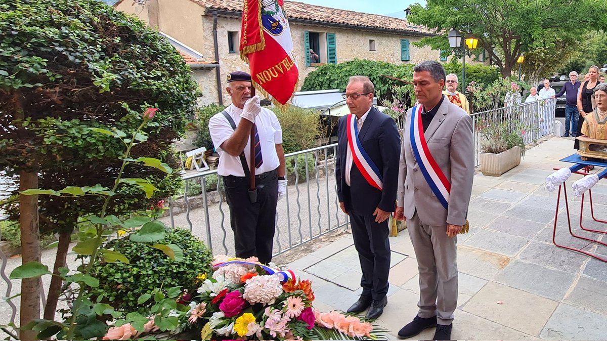 EricPAUGET1's tweet photo. Quel plaisir de retrouver les Courmians, et leur maire, mon ami @richard_thiery pour leur fête patronale de la #SaintFélix.
L'occasion d'honorer nos héros🇫🇷, de célébrer nos #traditions, de rompre le pain ensemble🥖et de faire la fête toutes générations confondues 👶👵.

#Courmes https://t.co/gWD863mqhe