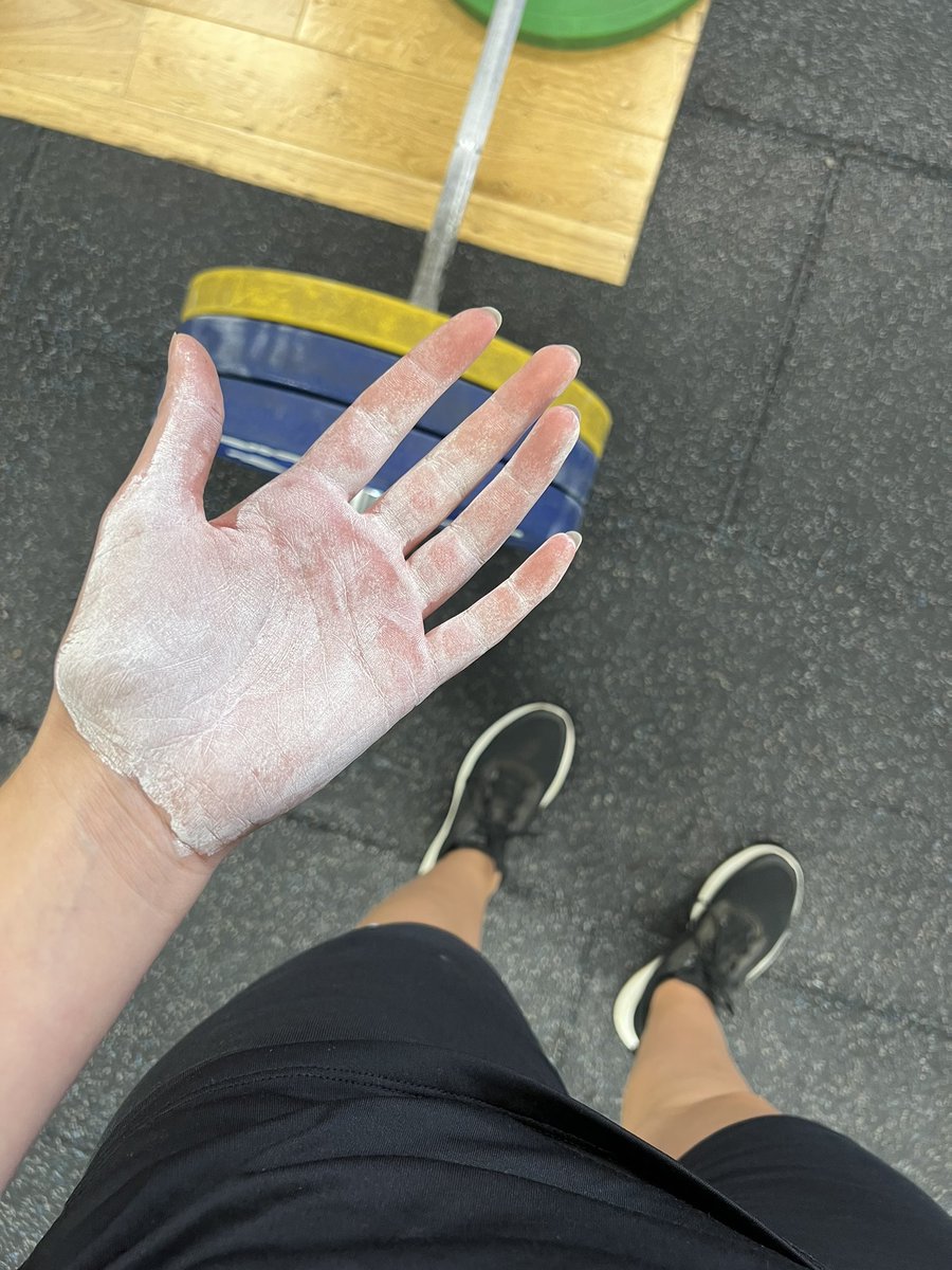 Jeddles7's tweet photo. First set of Deadlifts in 5 years… wish me luck in the morning 💪🙈 #Deadlift #Gym #Workout #LiquidChalk @Myprotein https://t.co/S7xyL1FZdh