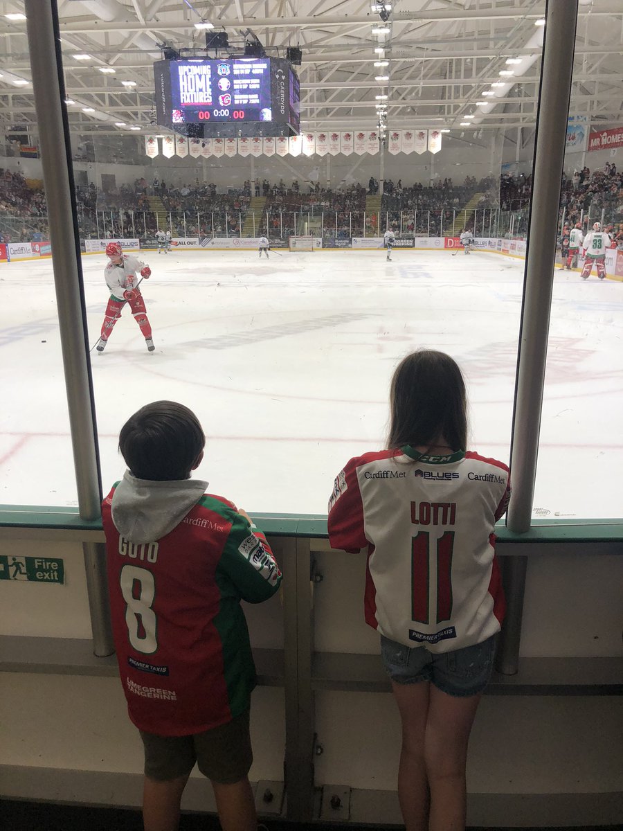 Birthday surprise for Lotti a night at the <a href="/cardiffdevils/">Cardiff Devils</a> With her brother Sonni #godevils