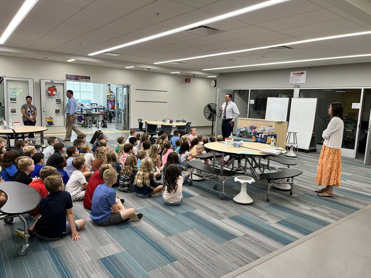 Miss De Lauder tweet media